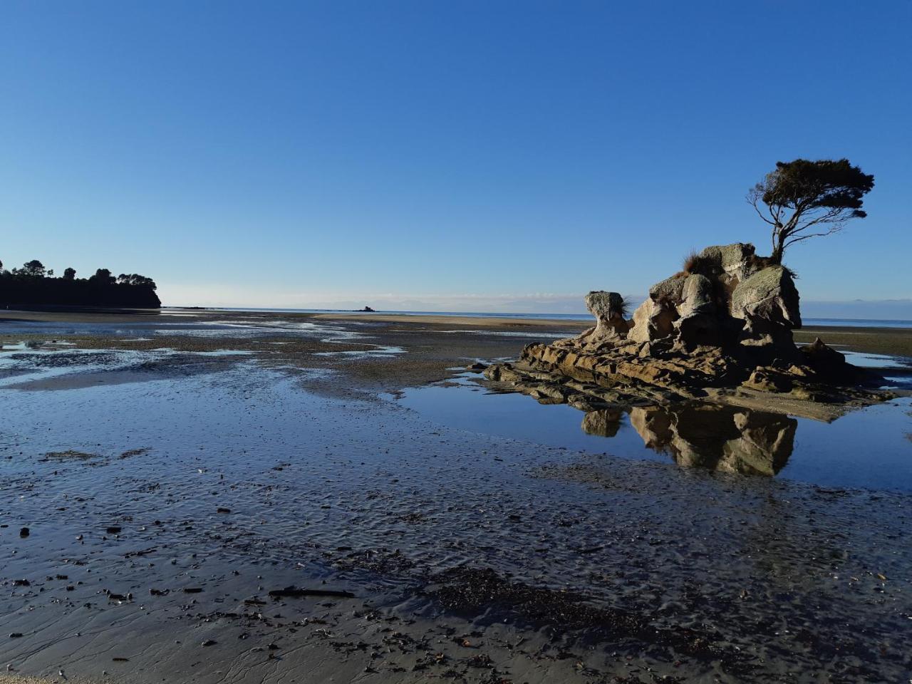 Two Tuis Accomodation Kaiteriteri ภายนอก รูปภาพ